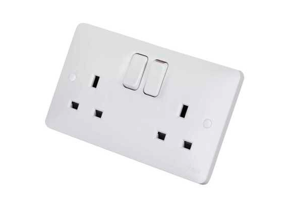 Screenshot-2022-04-27-at-12.30.07 | GFD Homes square hot tub: standard 13 amp plug socket.