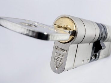 The Ultion Lock is not only approved by British Standards but is also accredited with the highest Grade 6 3 Star rating