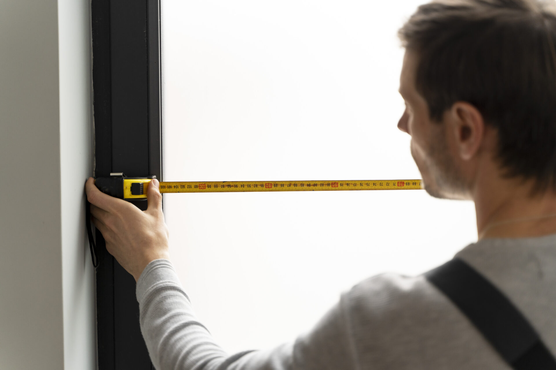 Measuring door opening width 