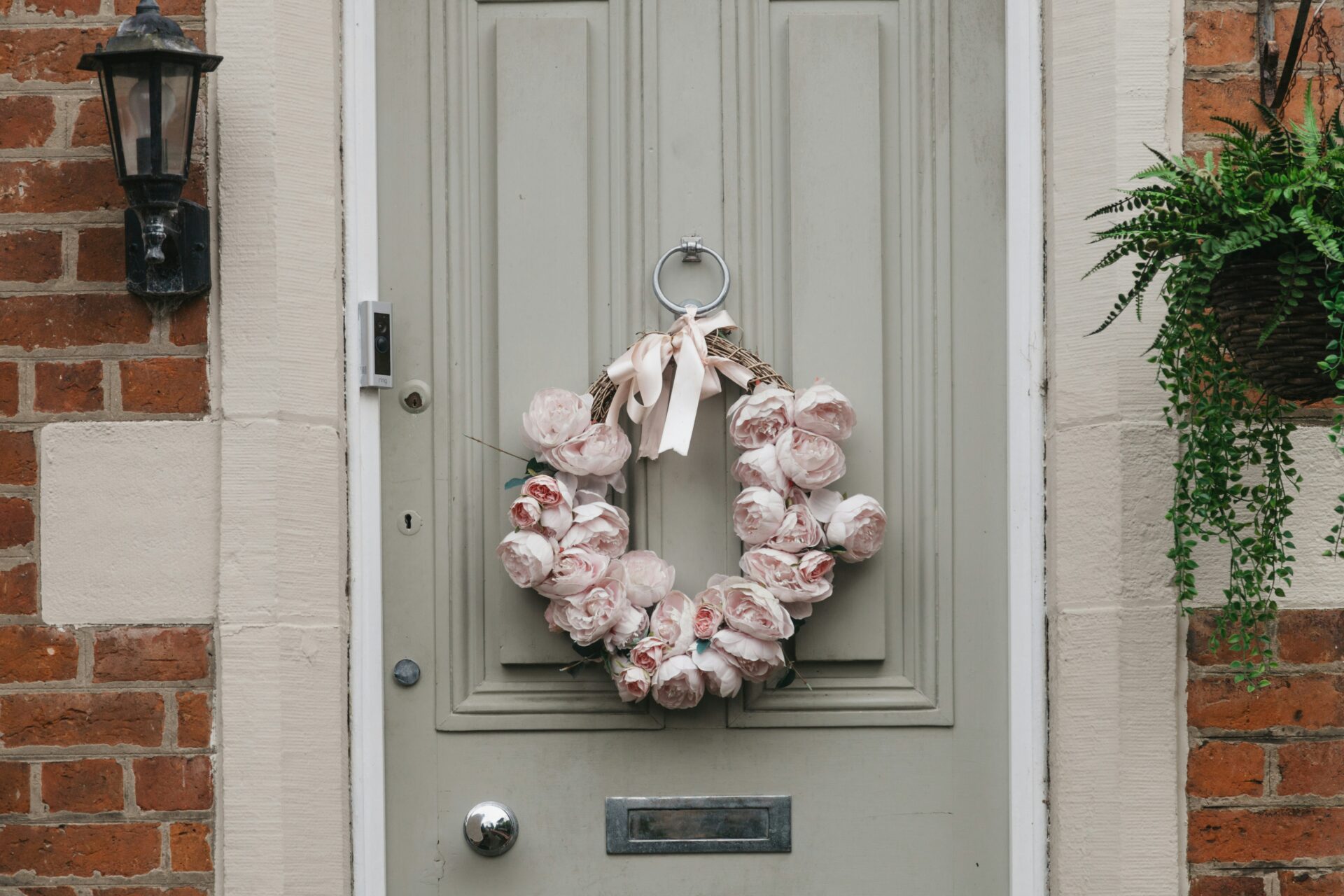 GFD Homes Choosing a seasonal wreath that complements your composite door colour can instantly transform your home’s entrance as the blooms change from spring to summer