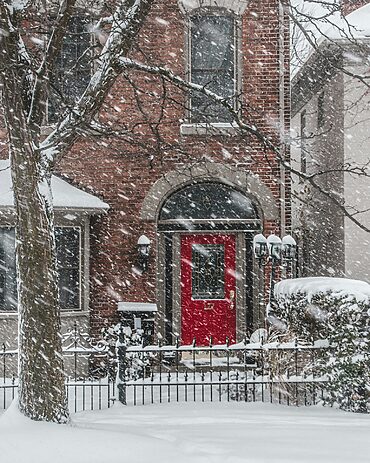 A composite door with advanced door security keeps your home safe, stylish, and protected all year round