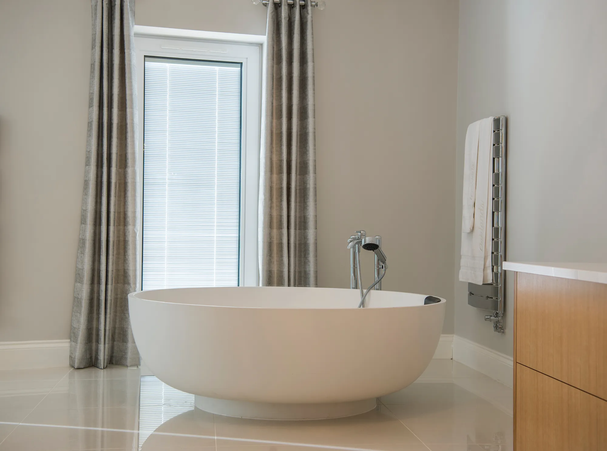 Double glazing with blinds inside