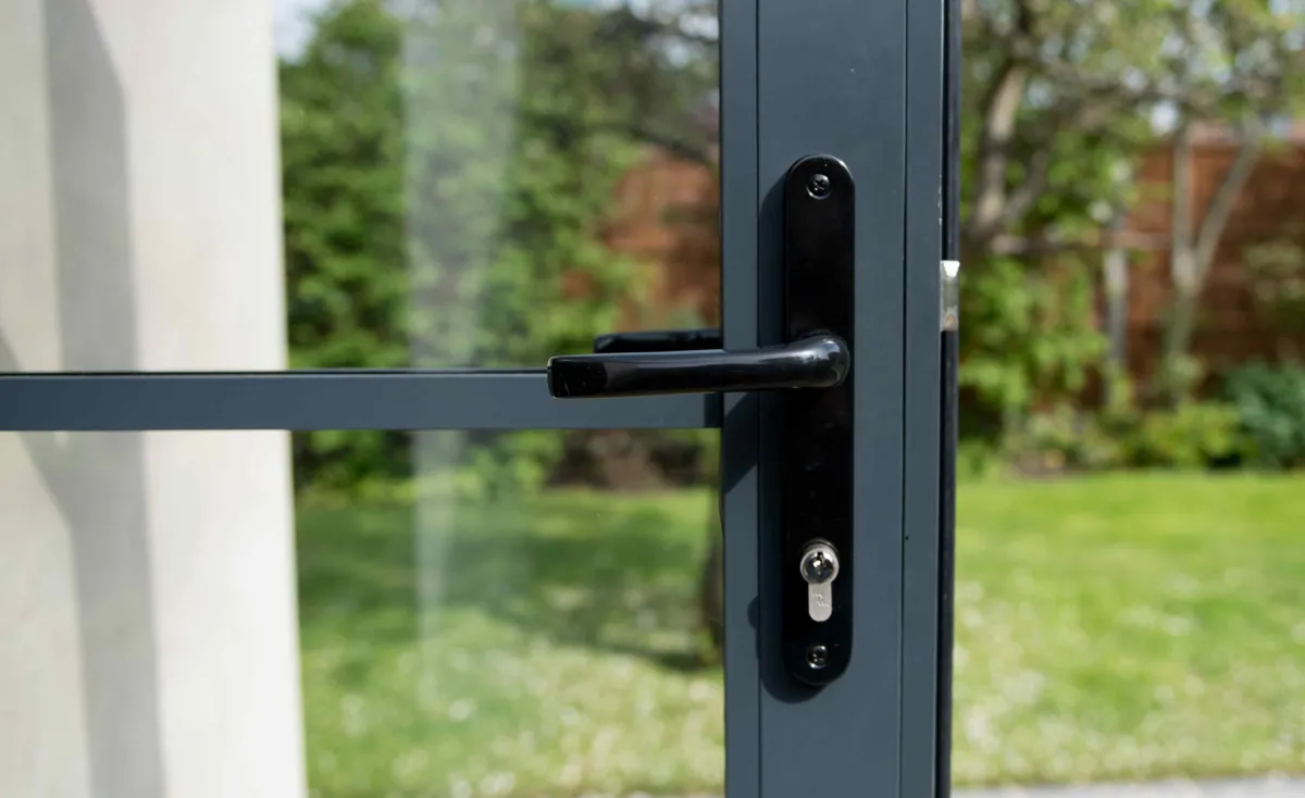 Laminated safety glass close-up